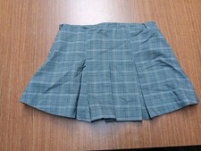 New Women's Grey Striped Size Medium Pleated Skorts, Wild Fable