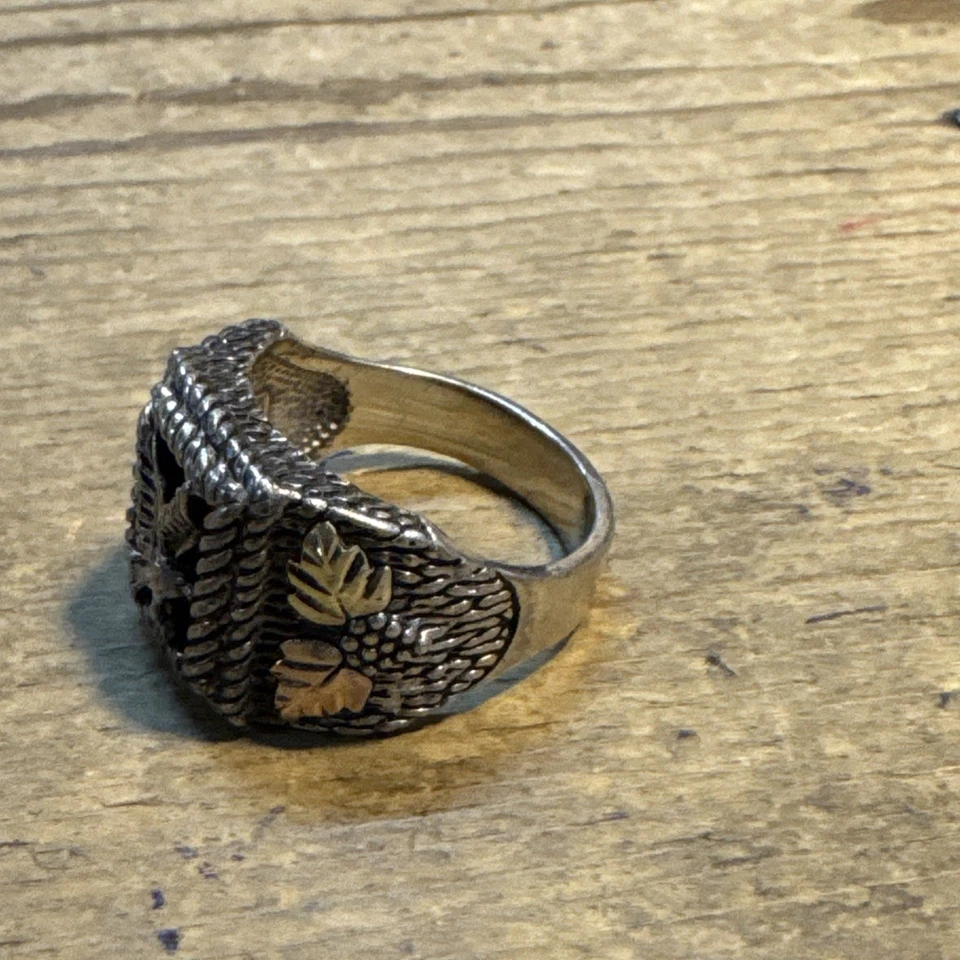 Black Hills Gold Men's Sterling Silver and 10K Gold Onyx Eagle Ring Size 11.5 - Image 4 of 4