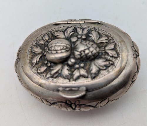 Antique Sterling Silver Repoussé Snuff Box Acorn Oak Leaf Hinged Oval 2.75" 38g