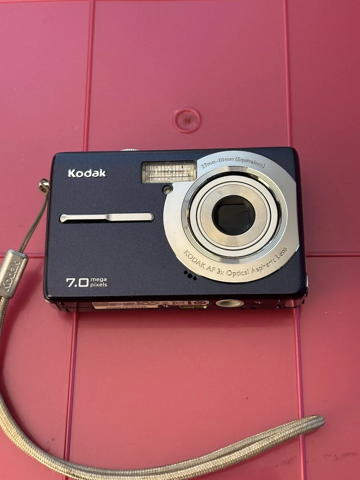 Kodak Easy Share M753-AZUL MARINO-7,0 MP-Cámara digital-Tarjeta SD-y cargador-Como nuevo Foto 4 de 4