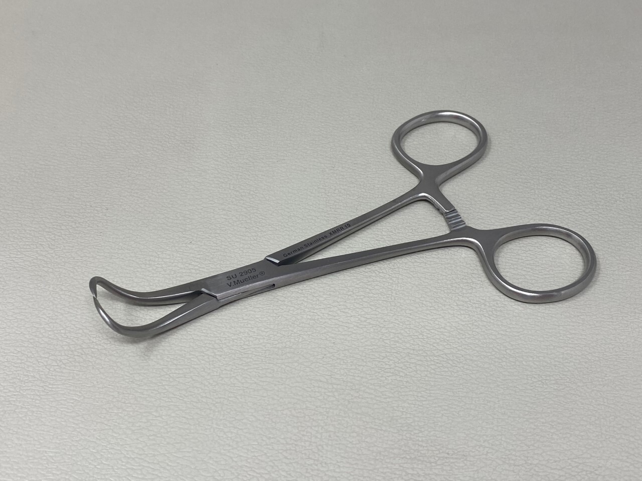 Morsetto Asciugamani K&ouml;nig Backhaus MDS1411109 3-1/2 Morsetto Per Asciugamani Konig Backhaus 3-1/2 Pollici - Per Fissare Il Rullo Al Muro, Acciaio, Nuovo Trapano A Colonna Bosch