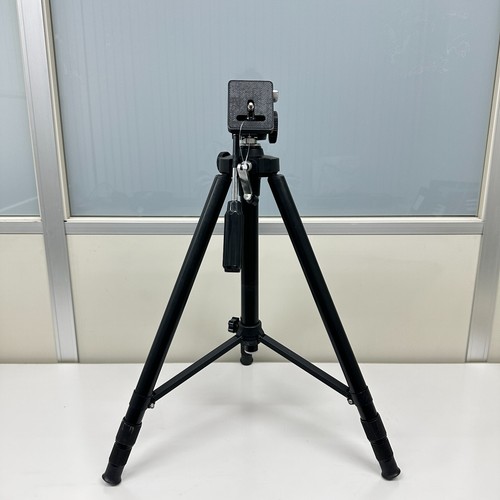 WINETTE Lightweight Aluminum Alloy Tripod with 360-Degree Swivel Head - Picture 2 of 5