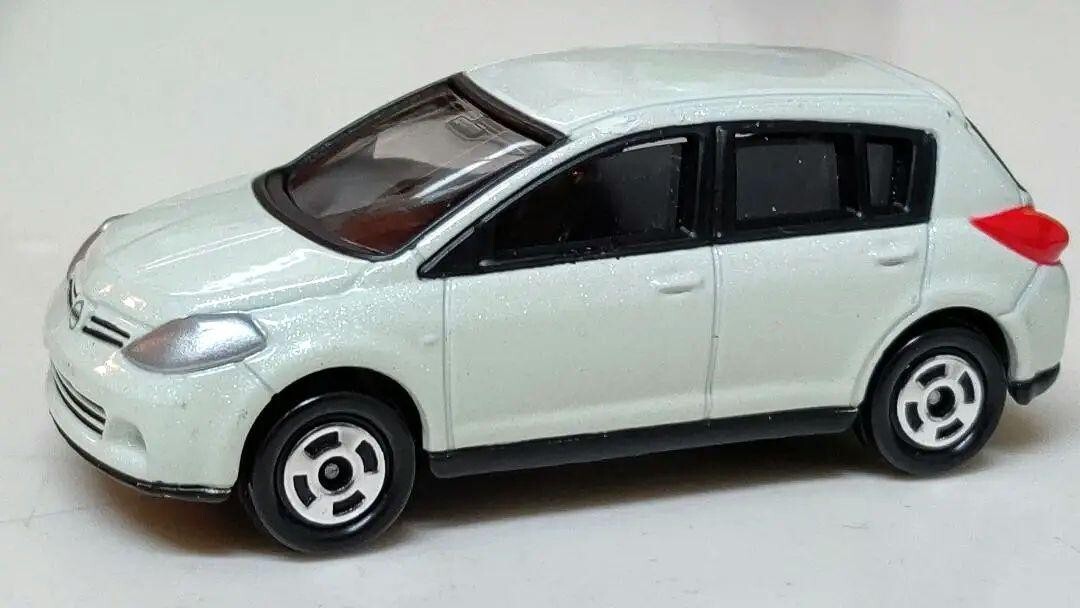 Tomica Nissan Tiida White Pearl Color Sample | eBay