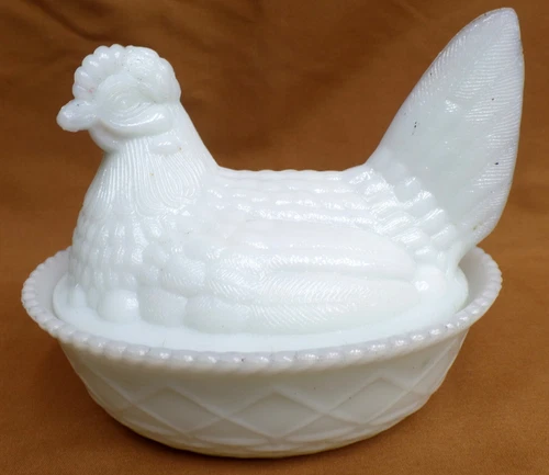 MILK Glass Hen on Nest Covered Dish WSC 5" Chicken Basket Rare Curl Cape