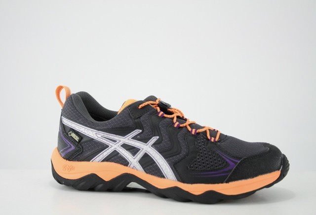 asics hiking boots