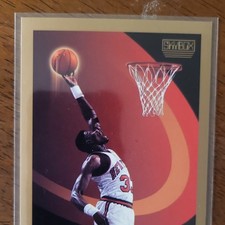 SkyBox 1990 Patrick Ewing Base Set #187 New York Knicks NBA Basketball Card