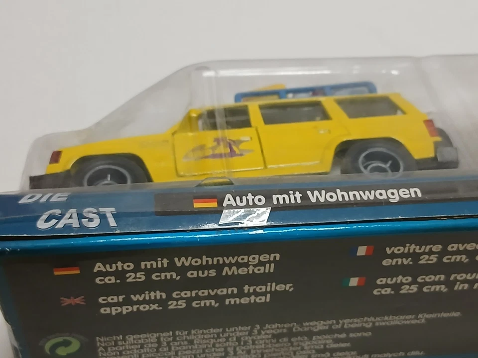 Modellauto Auto mit Wohnwagen Caravan trailer Happy People - Bild 4 von 4