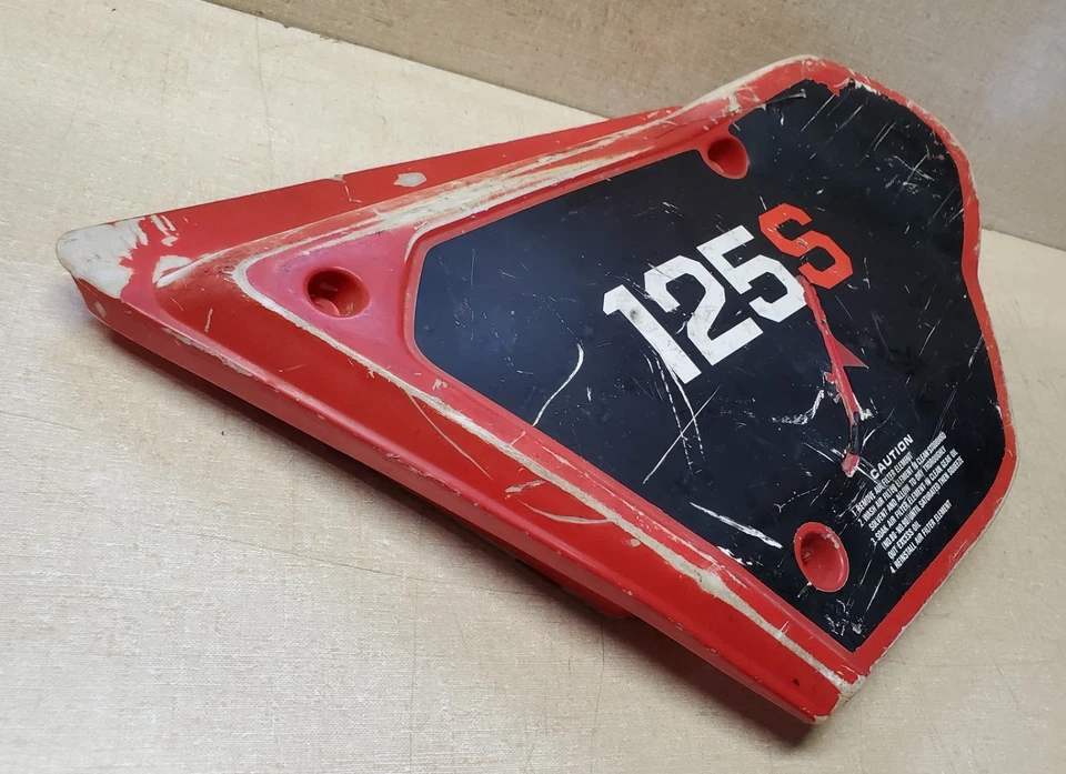 HONDA 17220-437-000ZE LEFT SIDE AIR BOX COVER XL125S 1981 1982 XL185S - Image 3 of 4