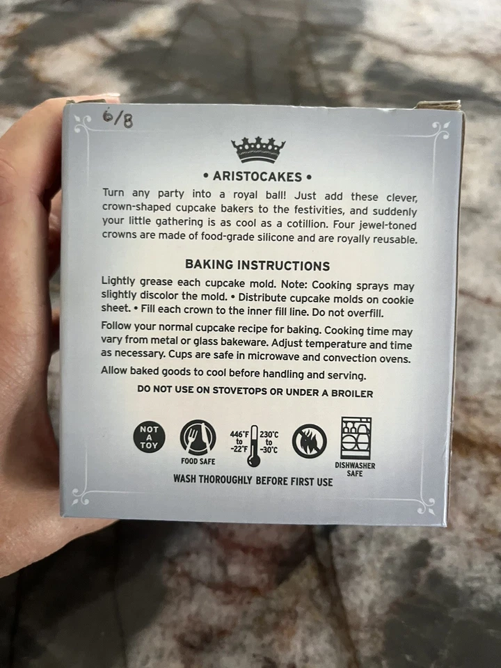 Aristocakes Royal Crown Novelty Cupkake Bakers Set of 4 Fred & Friends q3 Foto 2 de 3