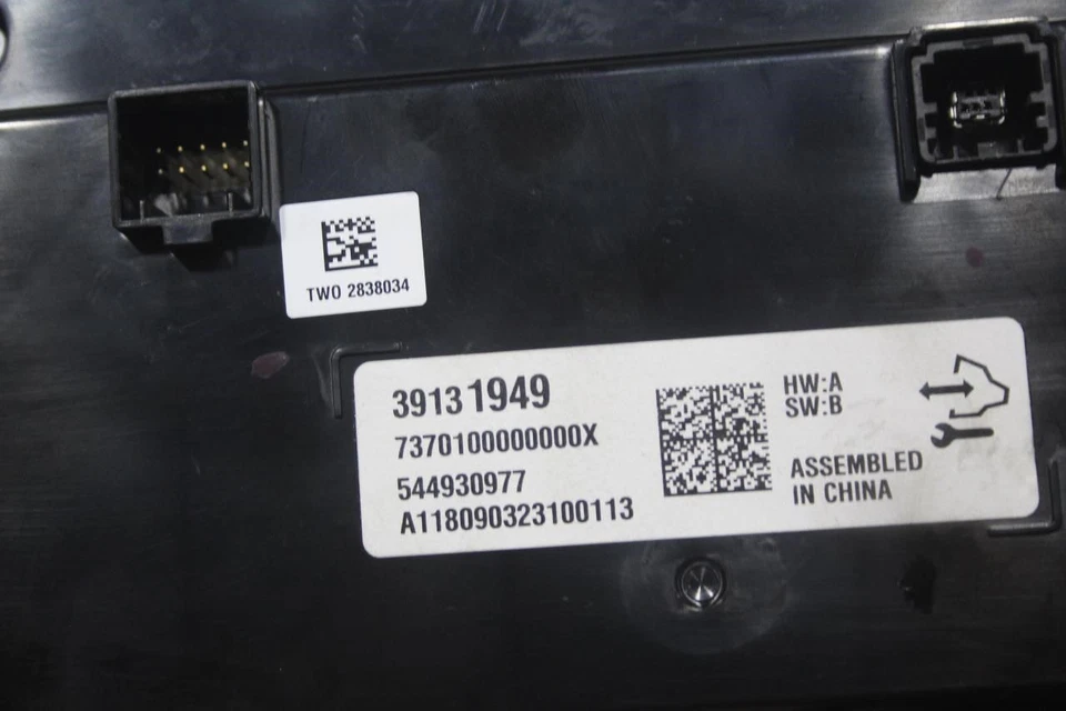 2018 2019 2020 BUICK REGAL DASH DISPLAY SCREEN WITH CONTROLS 39131949 - Image 4 of 4