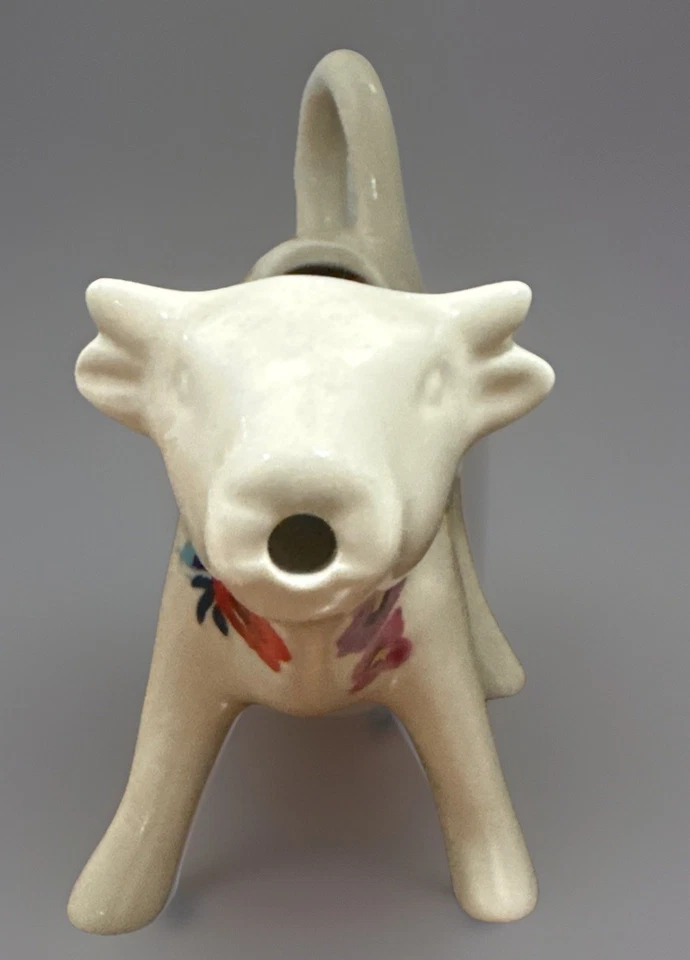 MUJER PIONERA RETIRADA Mercadillo Floral Forma de Vaca Cerámica Crema Coleccionable Foto 2 de 4