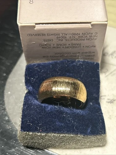 Avon Women’s Florentine Gold Tone Band Ring Vintage Costume Jewelry Size 8