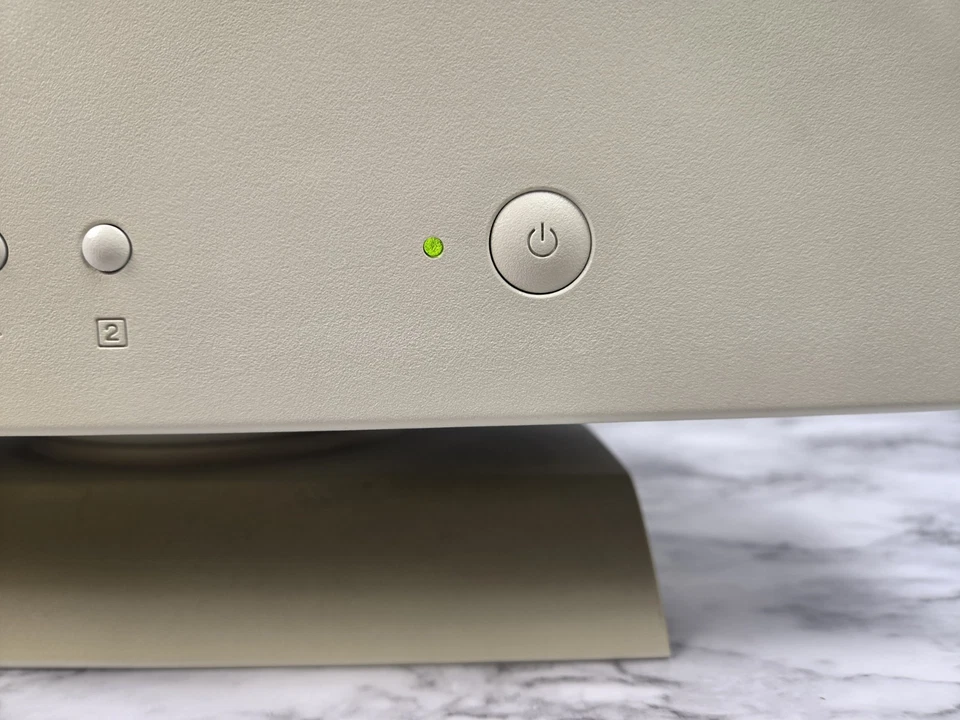 VTG Packard Bell (Model 3070A) 16" CRT Monitor W/ Swivel Base - Power Tested - Image 3 of 4