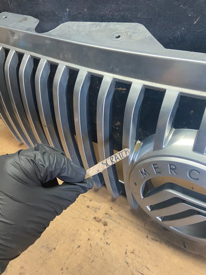 Parrilla superior delantera Mercury Mountaineer 2006 a 2010 OEM M6281 DG Foto 4 de 4