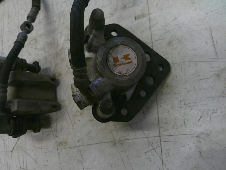 Juego de pinzas de freno delanteras izquierda derecha Kawasaki Ninja 900 GPZ900R ZX900 1984-1986 Foto 3 de 4