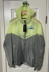nike windrunner volt