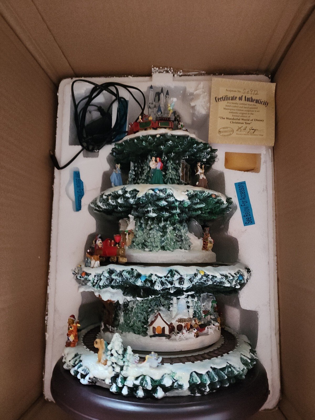 Bradford Exchange Wonderful World Of Disney Lighted Tabletop Christmas