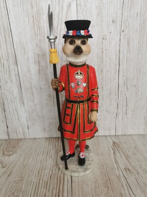 COUNTRY ARTISTS MEERKAT CA04035 WINDSOR BEEFEATER