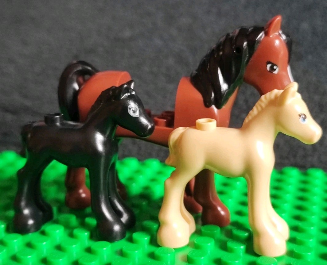 LEGO Friends Horse Foal Animals 3 Pieces Bundle 93083c01pb01 11241pb02 11241pb03