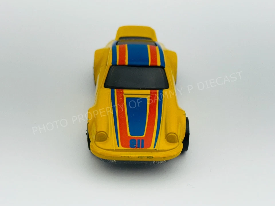 Hot Wheels Redline PORSCHE CARRERA 911 Yellow Enamel Flying Colors Very Nice !! - Image 3 of 4