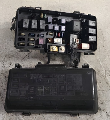 2000-2002 Honda Accord Engine Fuse Box 2.3L 3.0L EX SE Assembly OEM
