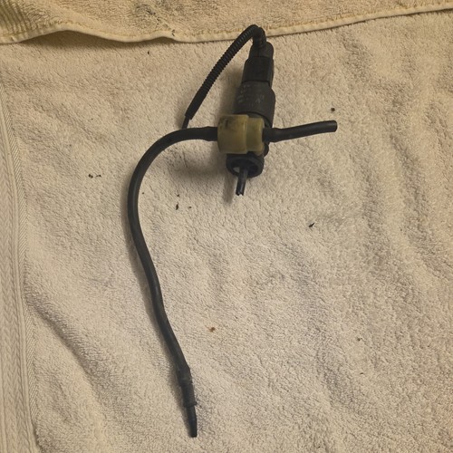 WASCHWASSERPUMPE SCHEIBENWASCHPUMPE 1J6955651 für VW Golf 4 Passat Polo 6N