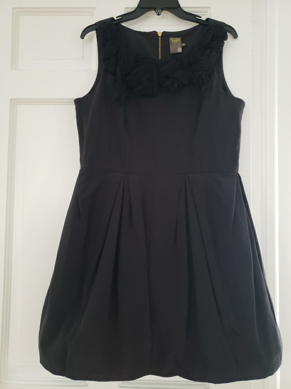 Taylor Cocktail Black Women's Sleeveless Dress Size 14 Linned Knee Length
