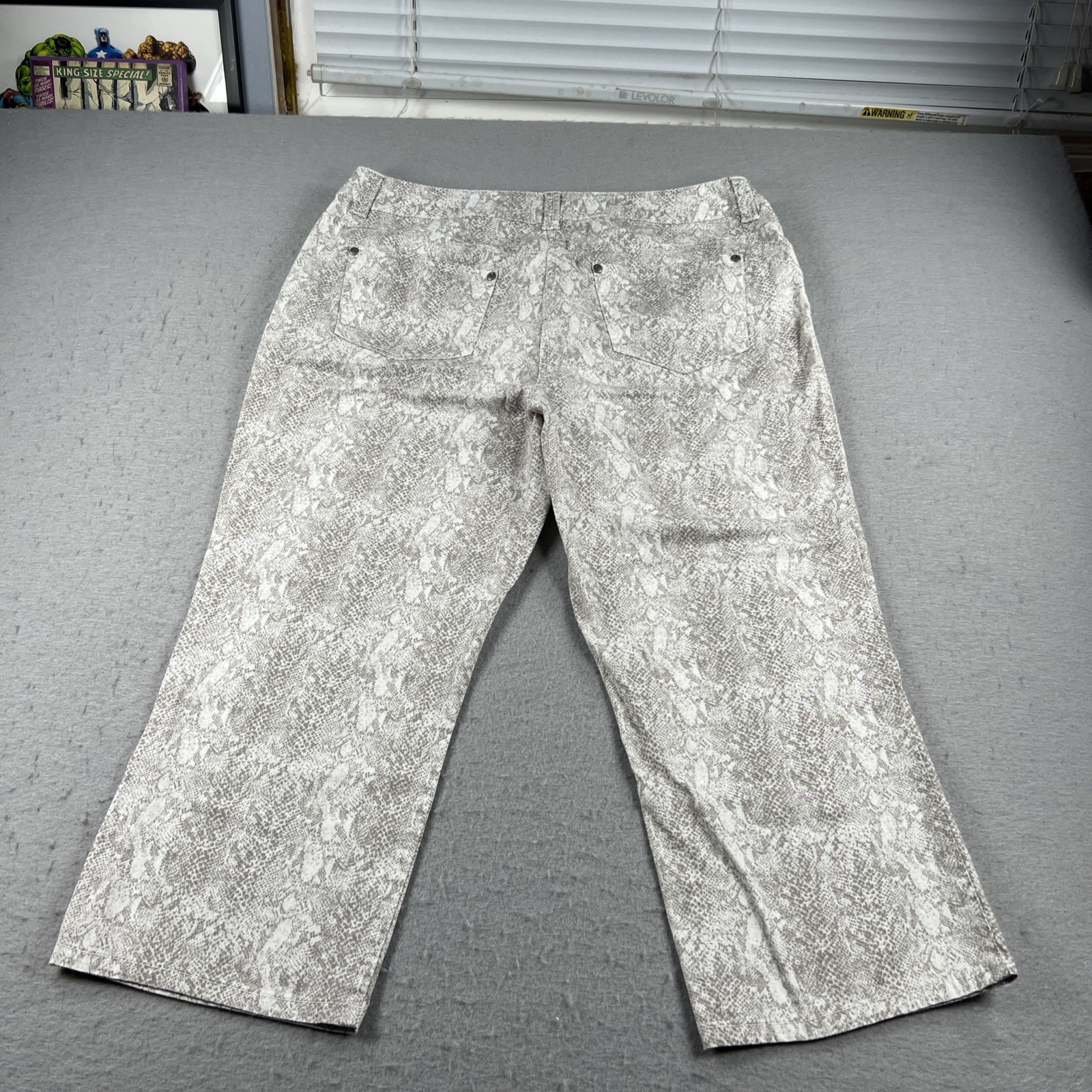 Chico’s Platinum Python Pants Size 2 (12) Ultimat… - image 7