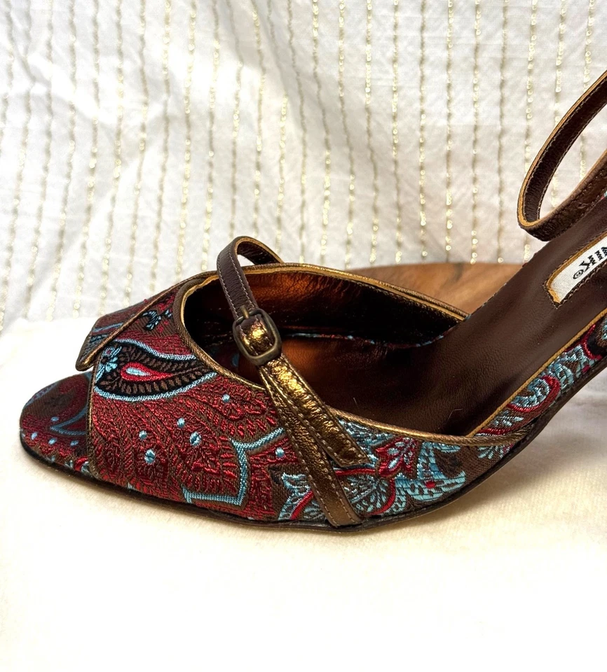 Manolo Blahnik Macenta 青铜 — 第 2/4 张图片