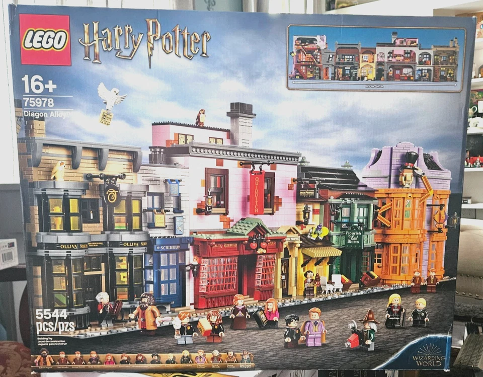 LEGO Harry Potter Diagon Alley 75978 Retired Building Set (Not Mini) - BRAND NEW - Image 3 of 3
