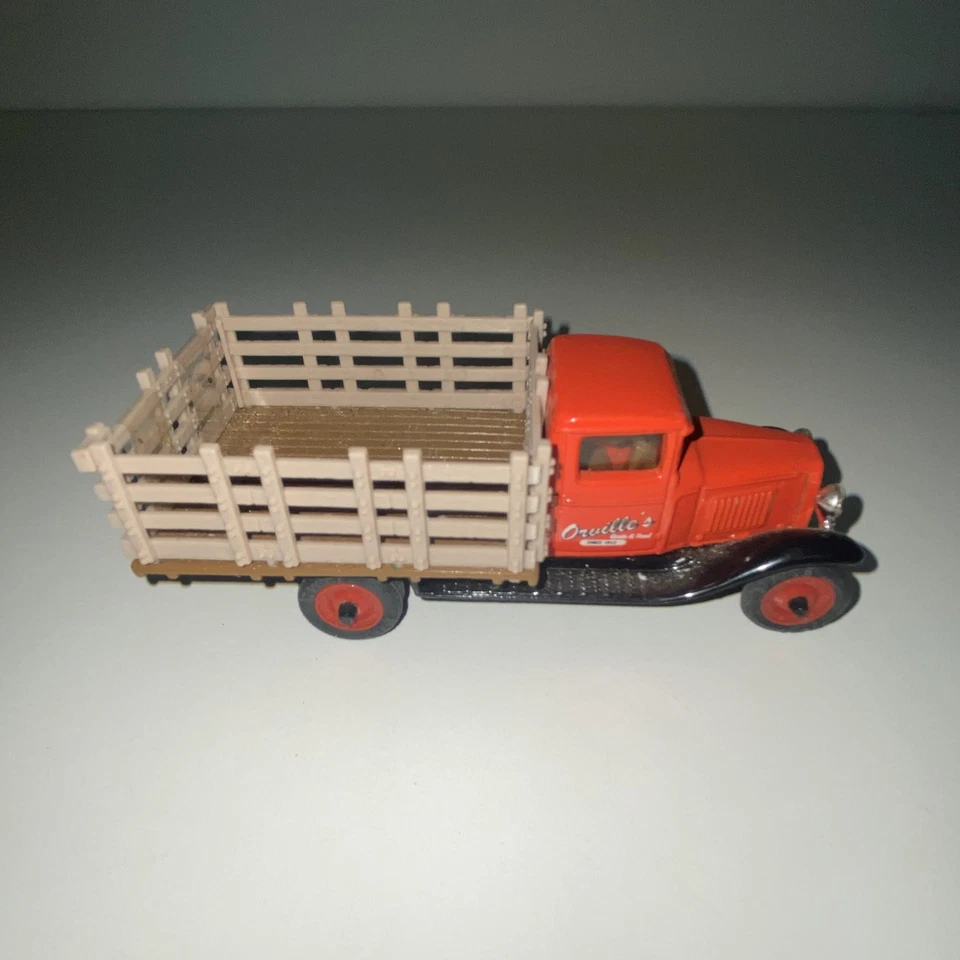 ERTL - 1930 Chevrolet Stack Truck - Orville's Grain & Feed (1/43 Scale) - Image 4 of 4