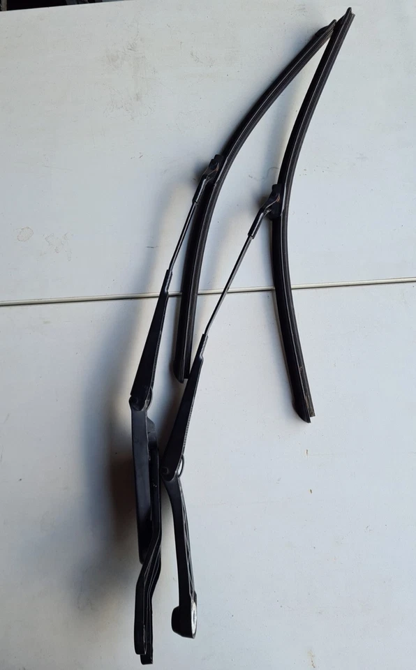 Mercedes-Benz E Class 09-13 Front Windscreen Wiper Arms A2078200544 A2078200644 - Image 3 of 4