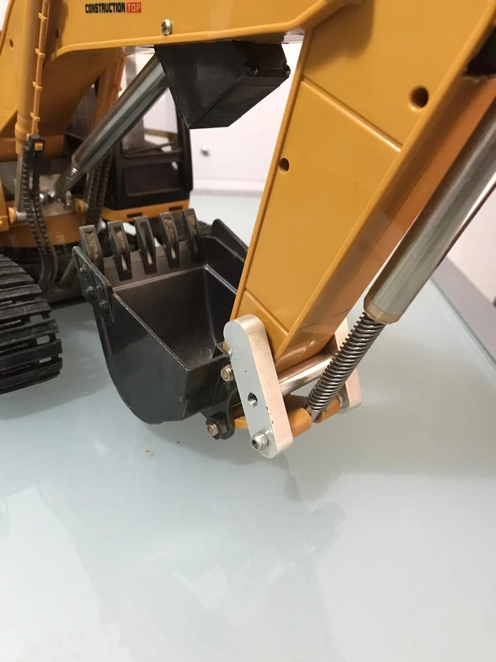 Huinz Rc Scala 1:4 - Immagine 4 di 4