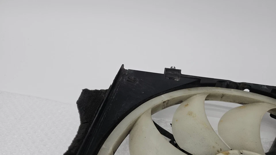 2014-2018 Subaru Forester 2.5L Engine Radiator Cooling Fan Shroud W/ Motor OEM - Image 3 of 4