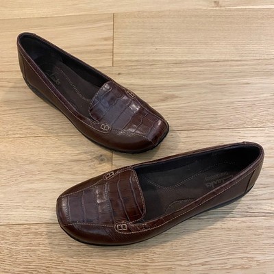 Clarks Loafers Womens 7.5M Brown Leather Croc Embossed Slip On Comfort Drivers