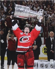 Rod Brind'Amour Hurricanes Signed 16x20 '06 Stanley Cup Champs Raising Cup Photo