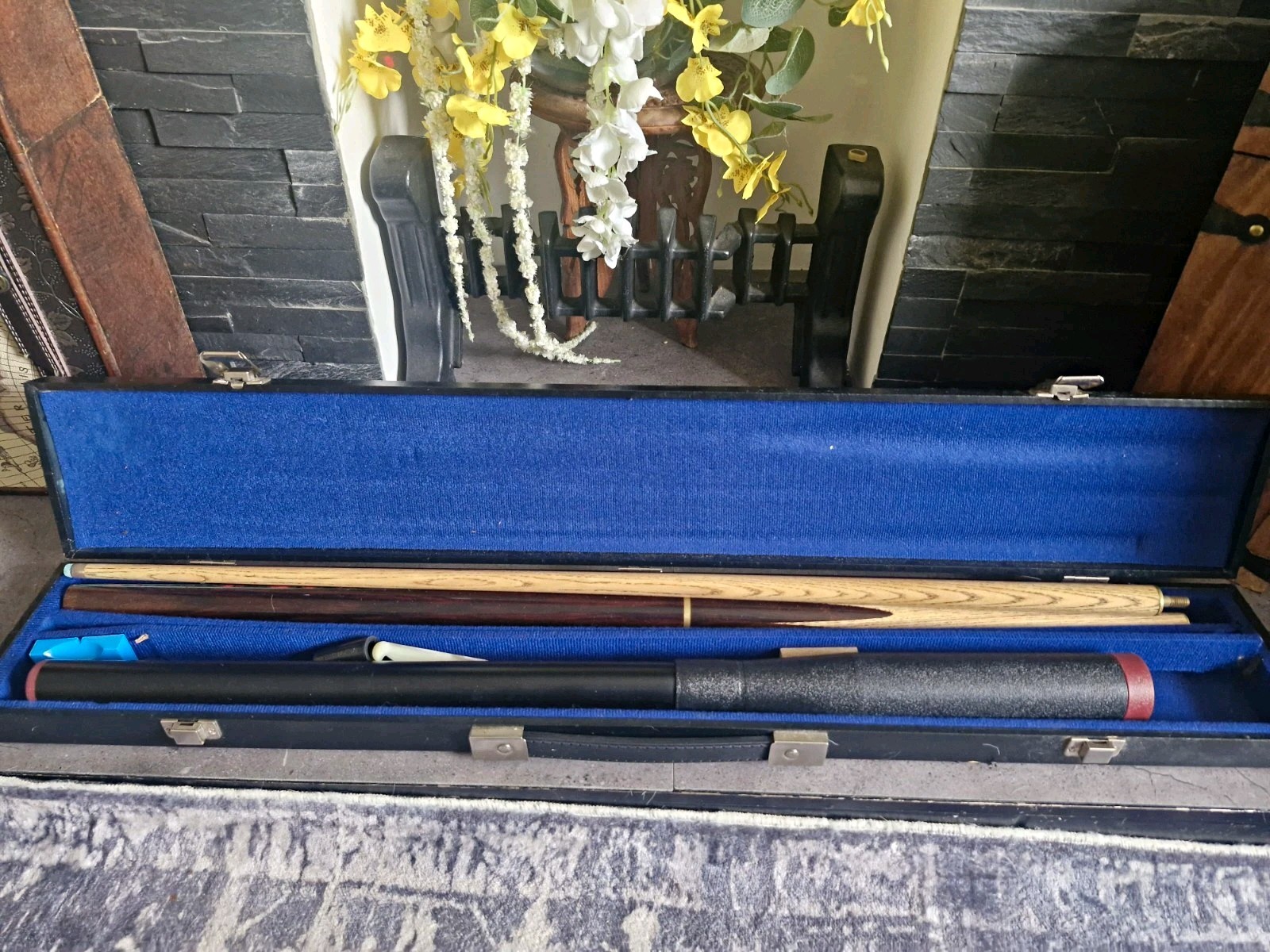 Vintage MBS England 3/4 Jointed Snooker Cue Set & Triangle Hardshell Case Bundle