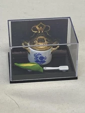 DOLLHOUSE MINIATURE REUTTER ONION POT W SPATULA AND CORN