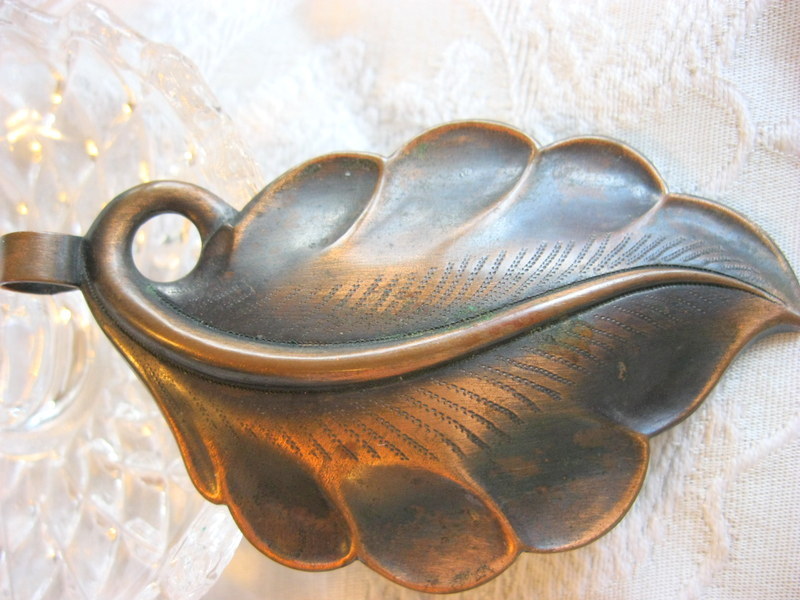 LARGE SOLID COPPER VINTAGE CURVING COPPER LEAF PE… - image 10