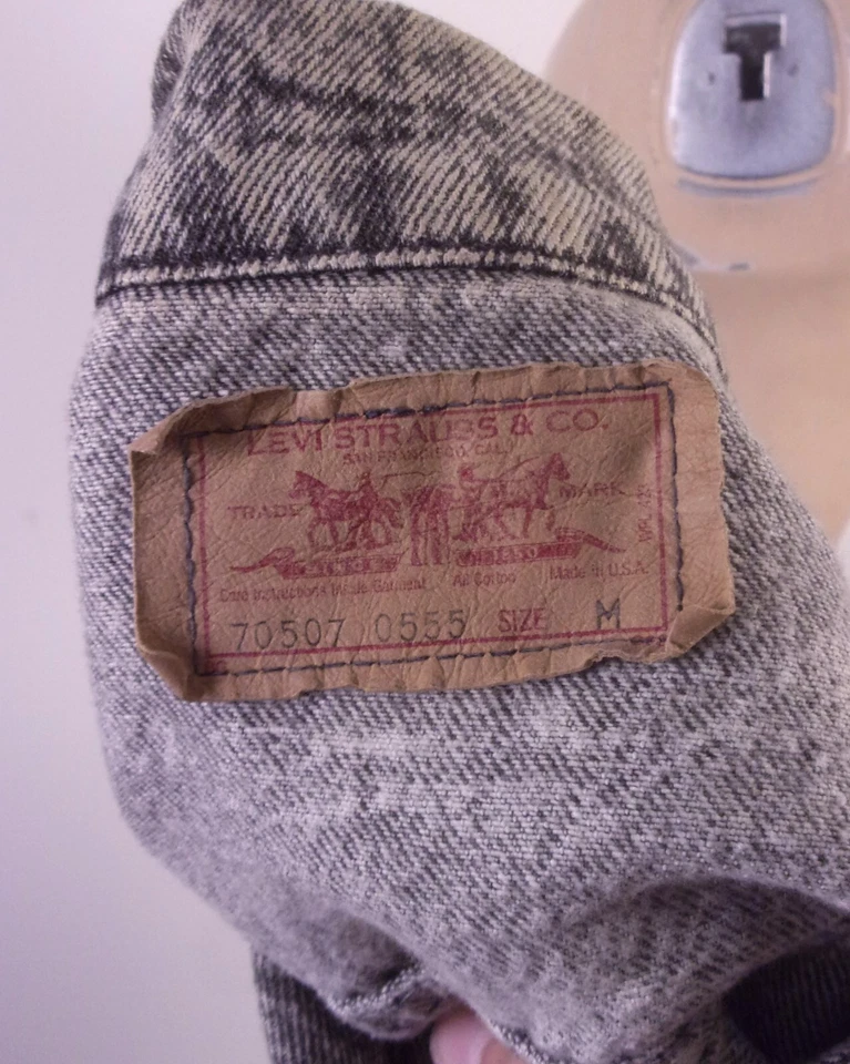 Chaqueta vaquera camionera vintage años 80 90 Levis hecha en EE. UU. negra gris lavado ácido M Foto 4 de 4