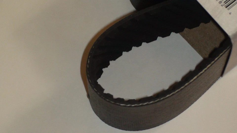 Correa de transmisión serpentina Gillig Transit Bus Phantom 10,0 L Cummins 90-93 Poly-V Foto 3 de 3