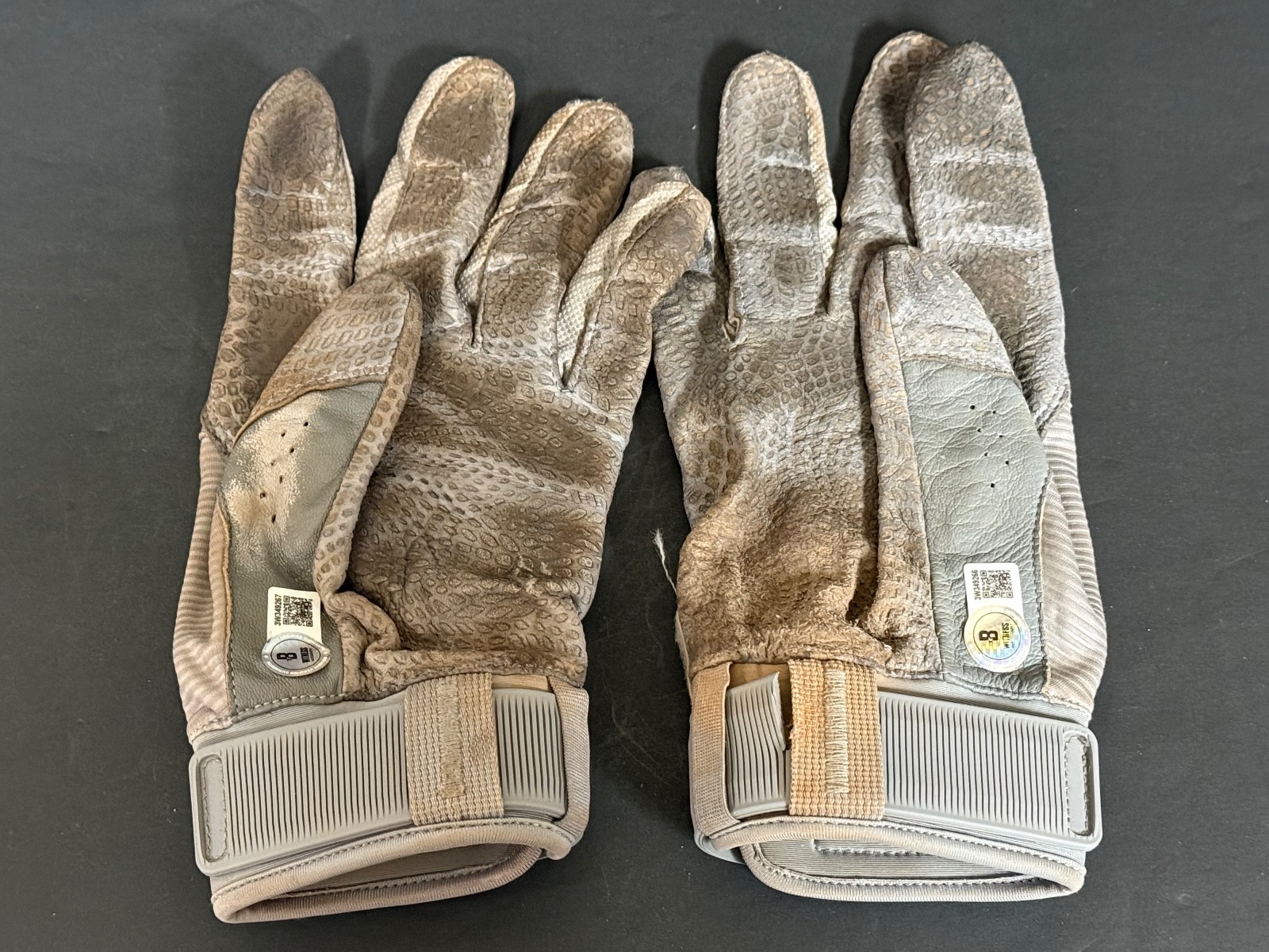 Brandon Winokur Twins Signed 2025 Game Used Batting Gloves Beckett Witness _