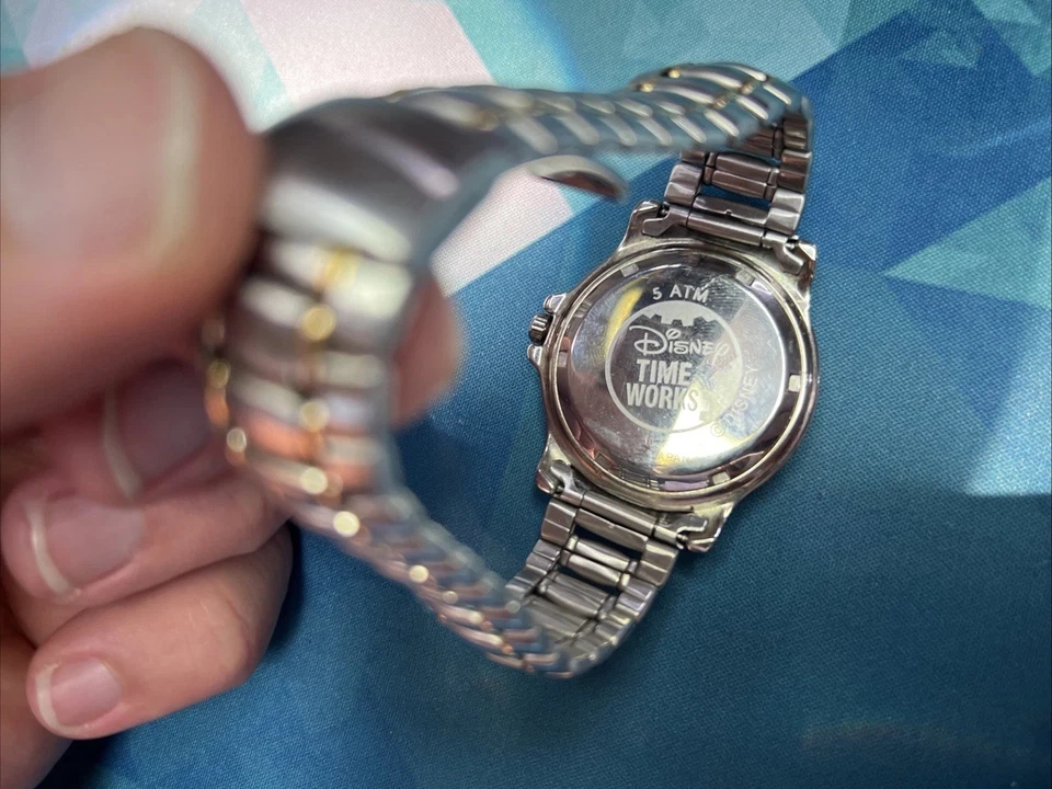 Men’s Fossil Disney Tigger Green Quartz Watch New Battery Waterproof 50 Meters - Image 3 of 3