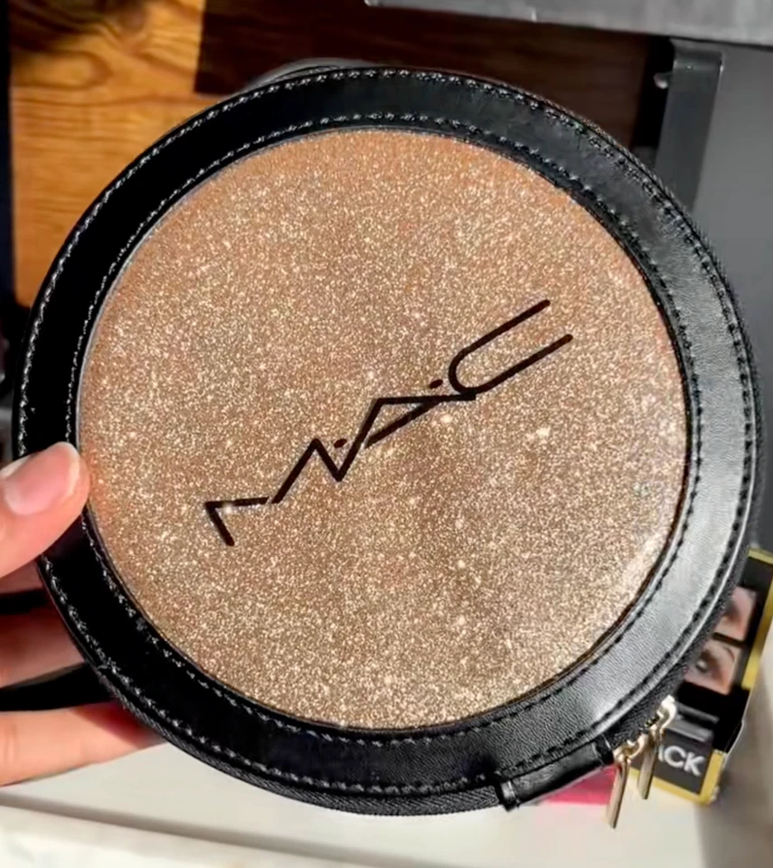 Estuche de viaje MAC Cosmetics redondo brillante sombra de ojos 2025 bolsa de vacaciones NUEVO Foto 2 de 4