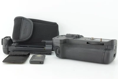 Nikon MB-D11 Battery Grip for Nikon D7000 Near Mint From JAPAN - Image 1 of 4