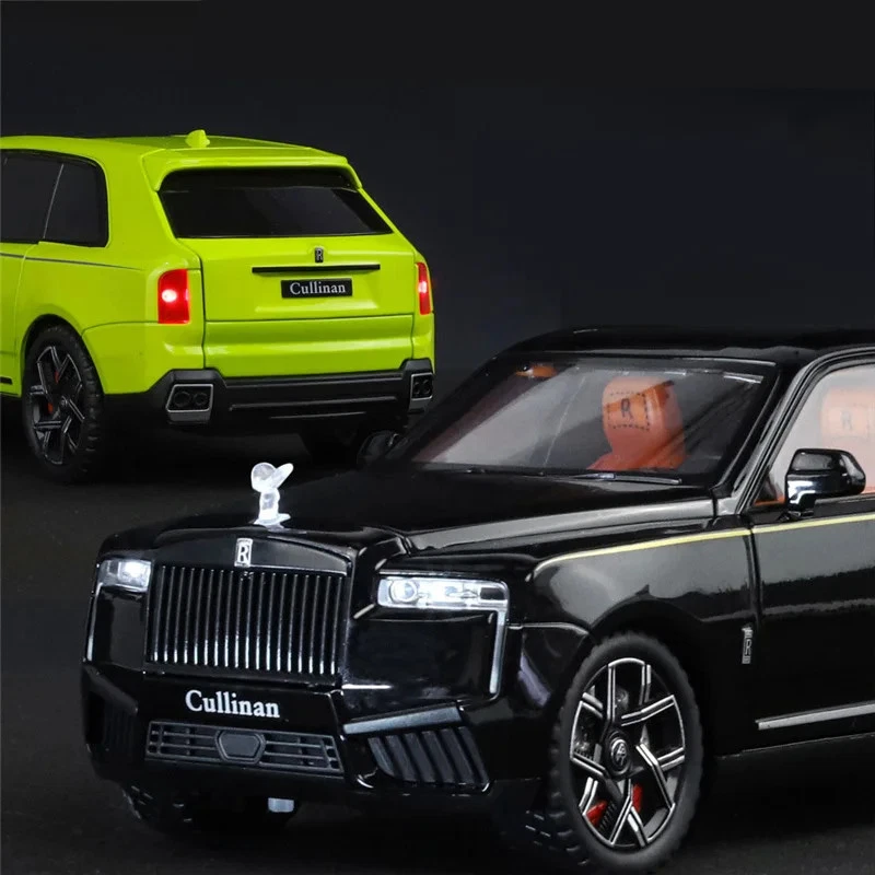 1/24 2025 Rolls Royce Cullinan SUV Alloy Luxury Car Model Diecast Car Vehicle - Image 2 of 4