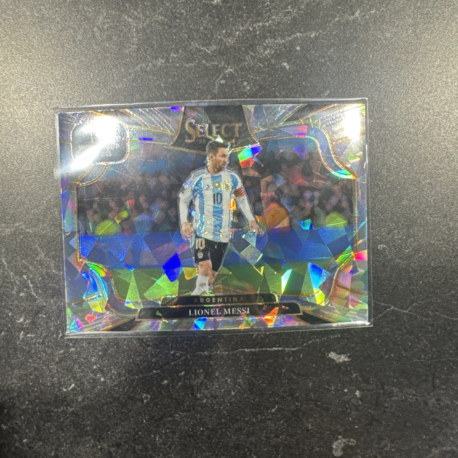 2025-26 Select FIFA World Cup LIONEL MESSI Field Level Cracked Ice Prizm #210