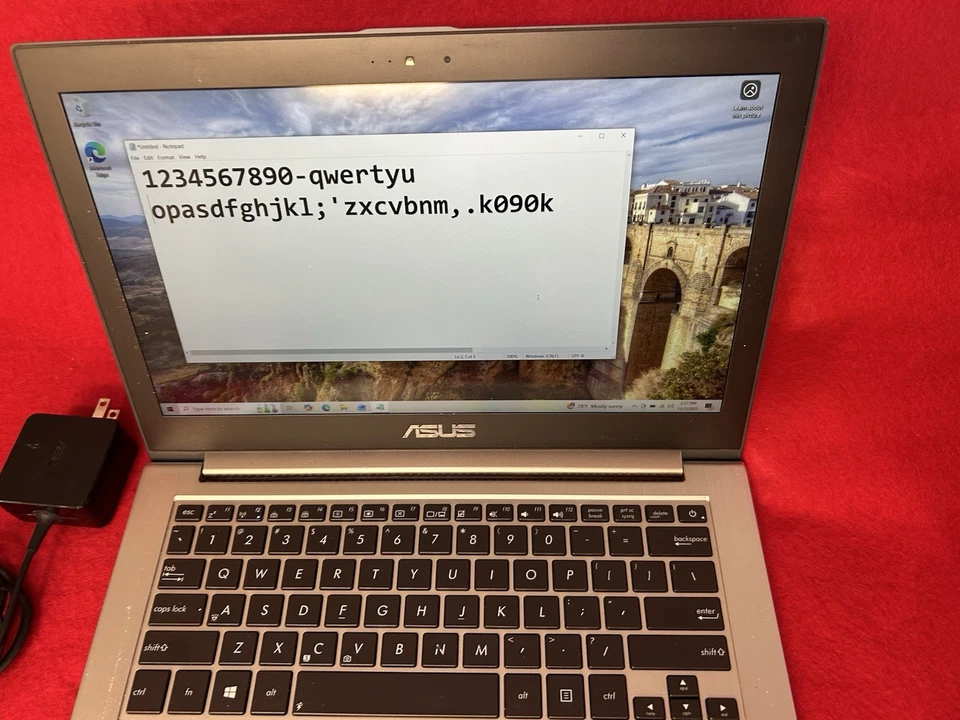 Ноутбук Asus Zenbook UX31A Intel Core i5-3317U @ 1,70 ГГц 4 ГБ 240 ГБ SSD - Изображение 3 из 4