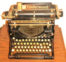 Vintage Underwood Typewriter No 5 - # 82826 - 5 thumbnail