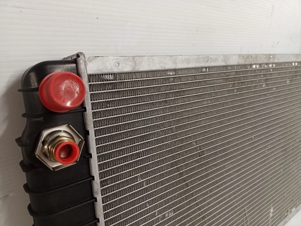 Radiador de GMC Savana 3500 Van 2002 5,7 L AT 12040580 Foto 4 de 4